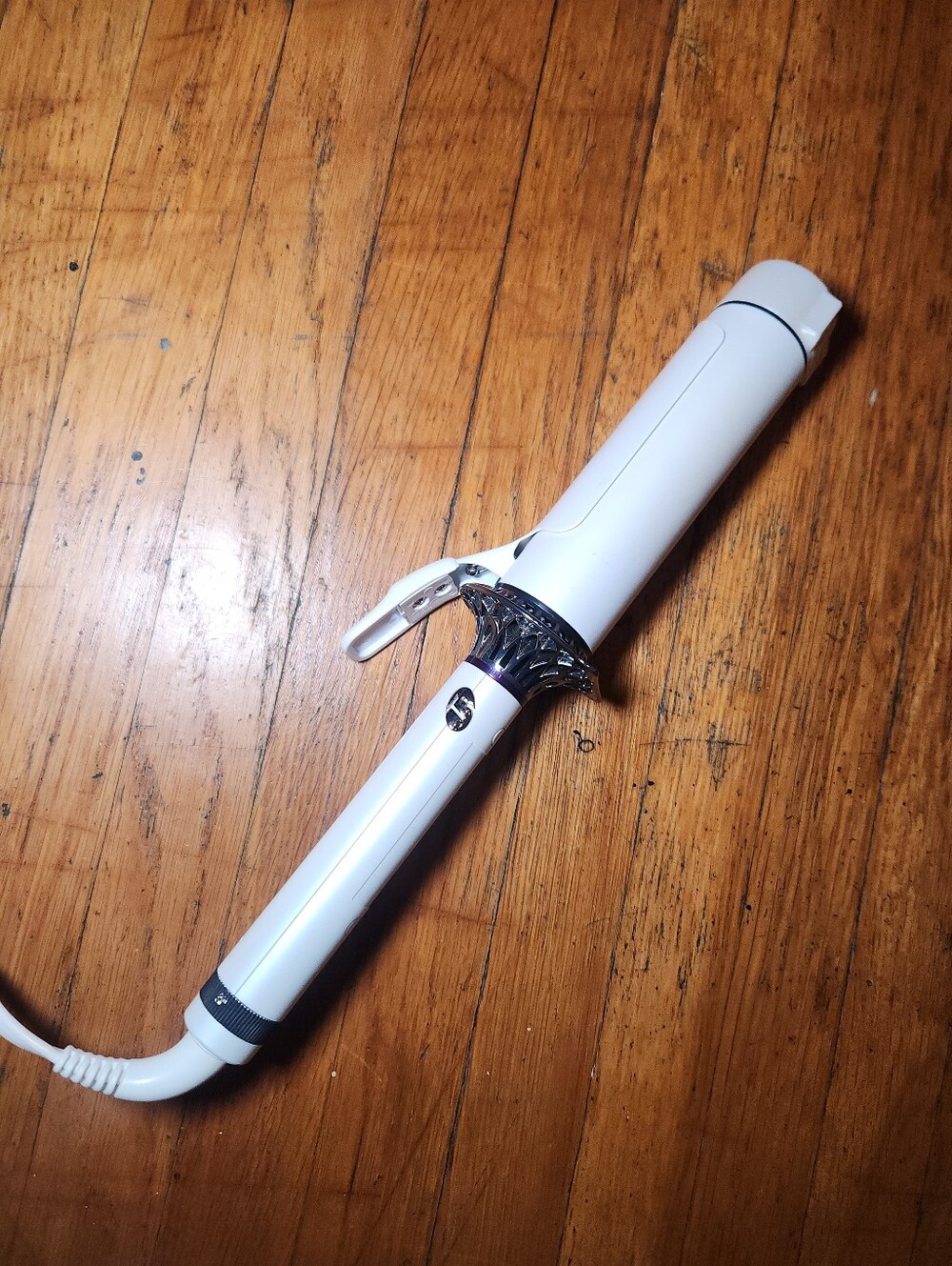 T3  BodyWaver 1.75" Styling Iron - Picture 3 of 6